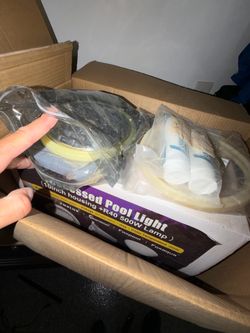 Pool light assembly