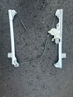 07-14 Chevrolet Suburban Driver Side Regulator