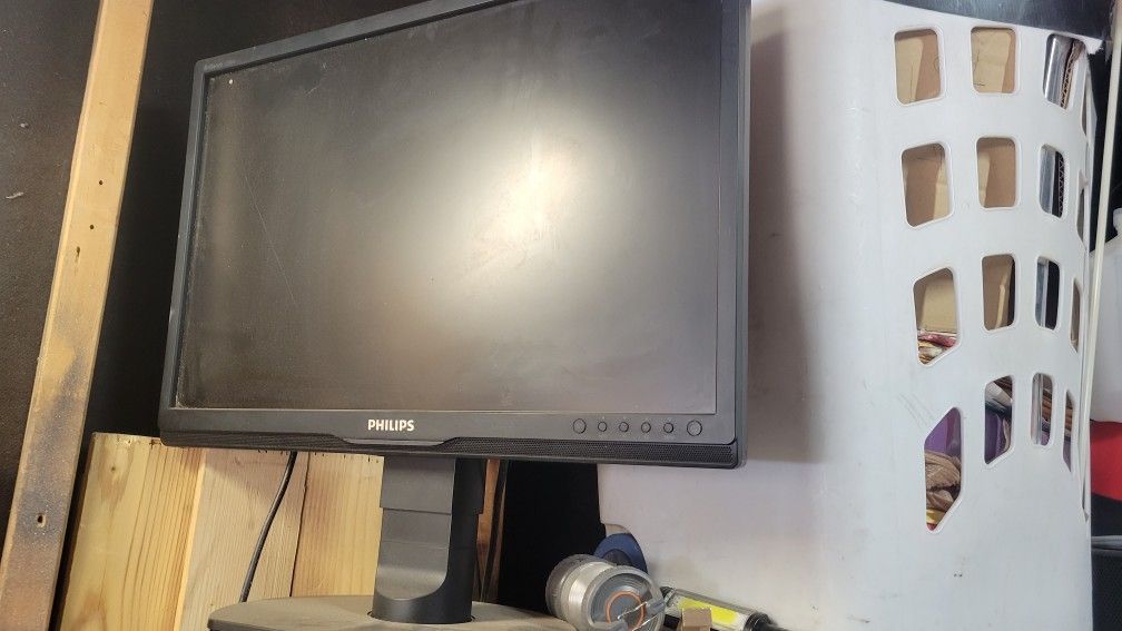 22" Computer Screen