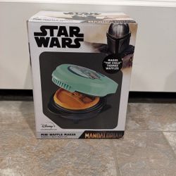 NWT Star Wars Mini Waffle Maker