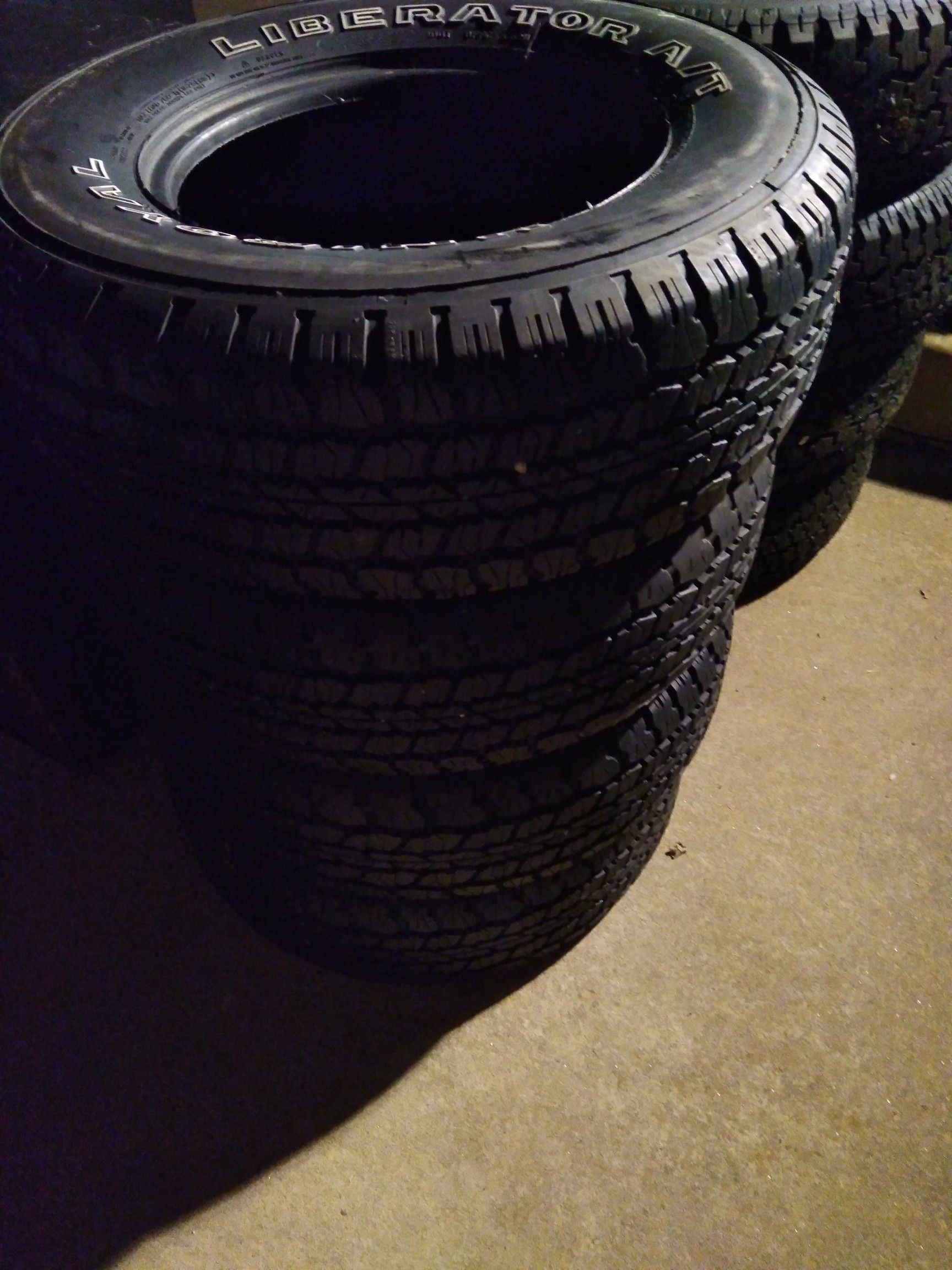 Uniroyal Liberator P225/70R14 all-terrain tires excellent tread + spare ...
