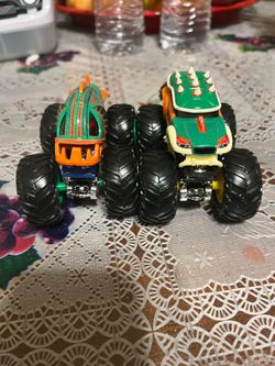 Hot Wheels Monster Trucks Super Mario Bowser and Hot Wheels Monster Trucks Piran-Ahhhh