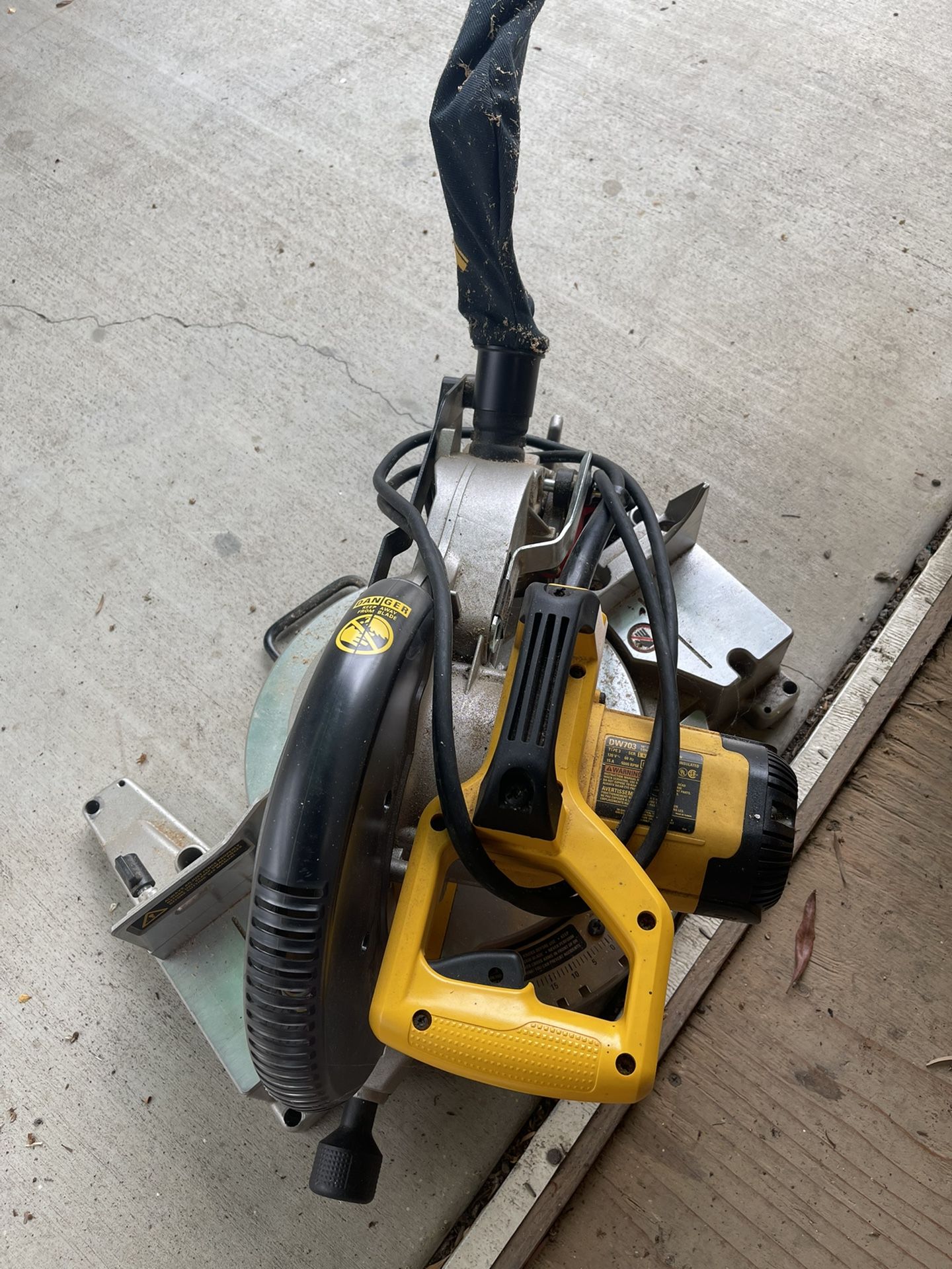 dewalt heavy duty Table saw