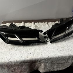 2016 Audi TT Headlights (Pair) w/ Modules – OEM