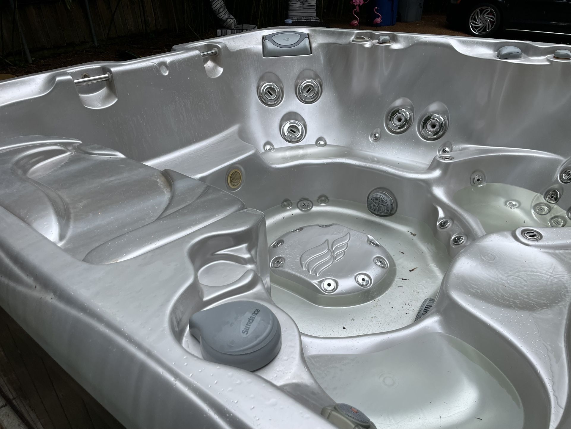 Refurbished 7 Person Sundance Hot Tub