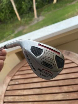 Lefty 65° wedge