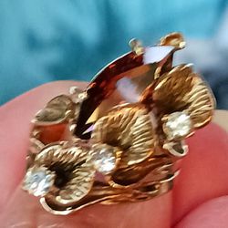 Vintage 18kt Gold Filled Floral Ring. Circa 1950's Stunning Setting. Adorned With 3 Crystal Stones & Citrine Color Marquise. 