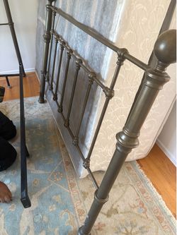 Handsome Vintage Inspired Queen Metal Bedframe