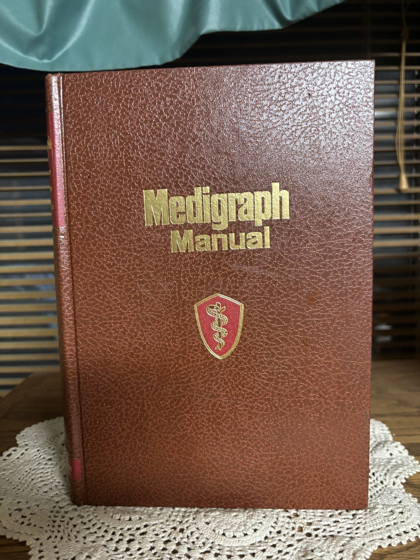 Vintage 1973 Medigraph Manual Stuntman Publishers 385 Pages Illustrated Book