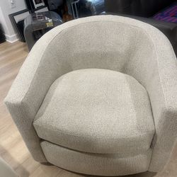 Barrel swivel chair