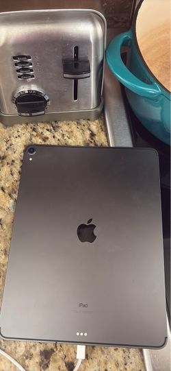 Apple iPad Pro 12.9in (3rd Gen) Space Gray
