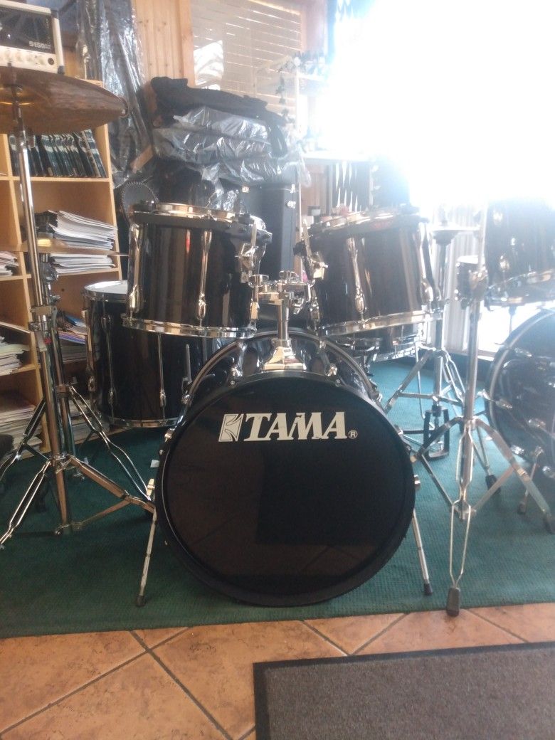 TAMA Rockstar Series 5 Pcs Complete drum set
