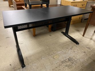 Black Manual Standing Desk