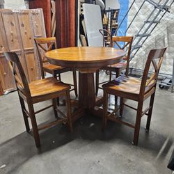 Dinning Table And  4 Chairs 
