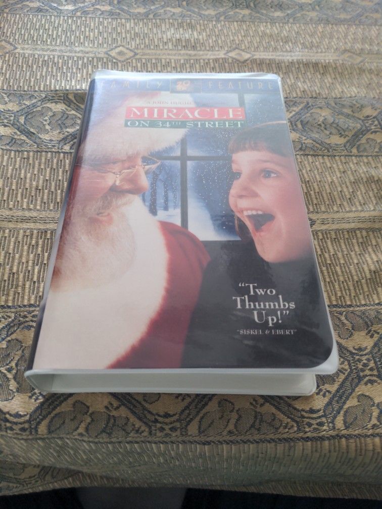 Miracle On 34th Street VHS Used.