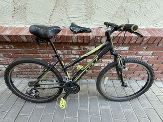 Women’s GT Laguna (Medium) Mtn Bike