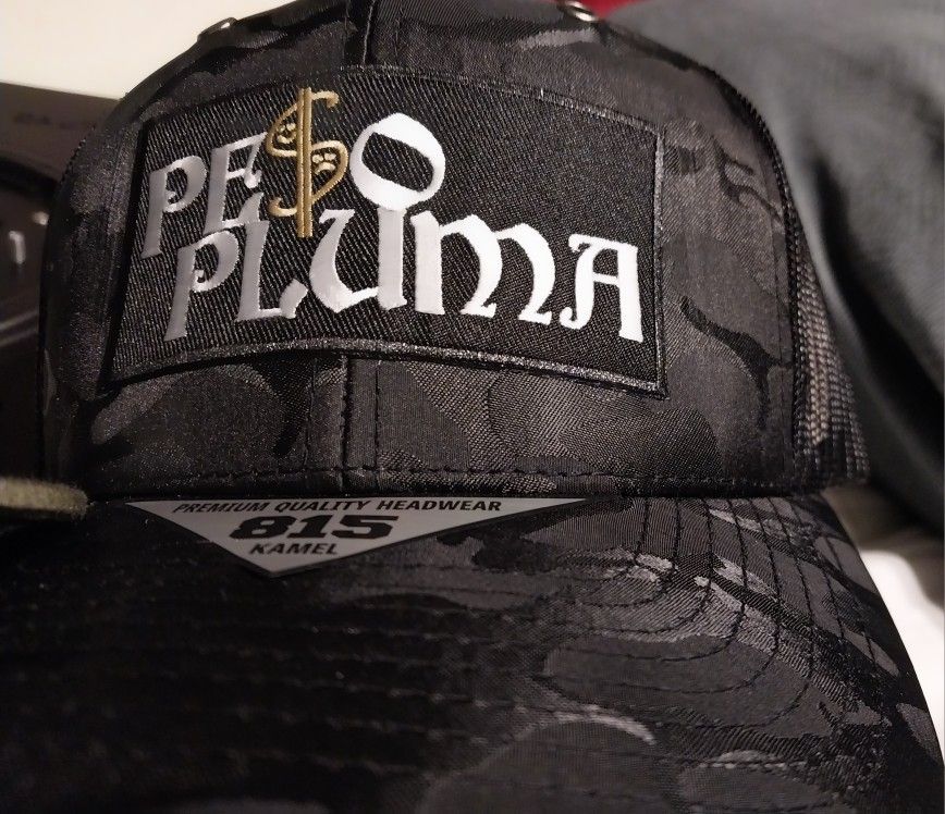 PESO PLUMA HAT (GORRA) $25