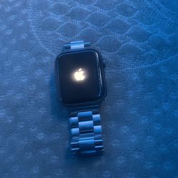 Series 4 Apple Watch 100