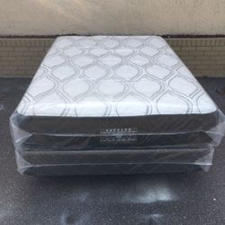 Brand New Full Size Plush Mattress And Box Spring In Plastics 