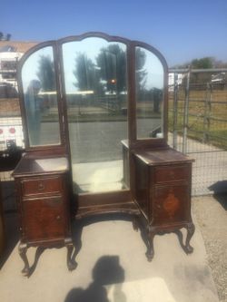 Vanity With Mirror