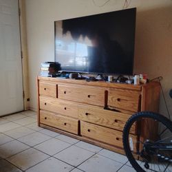 Tv Smart Y Cajonera 