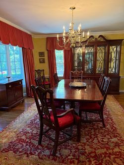 Mahogany Dinning room table & 8 chairs