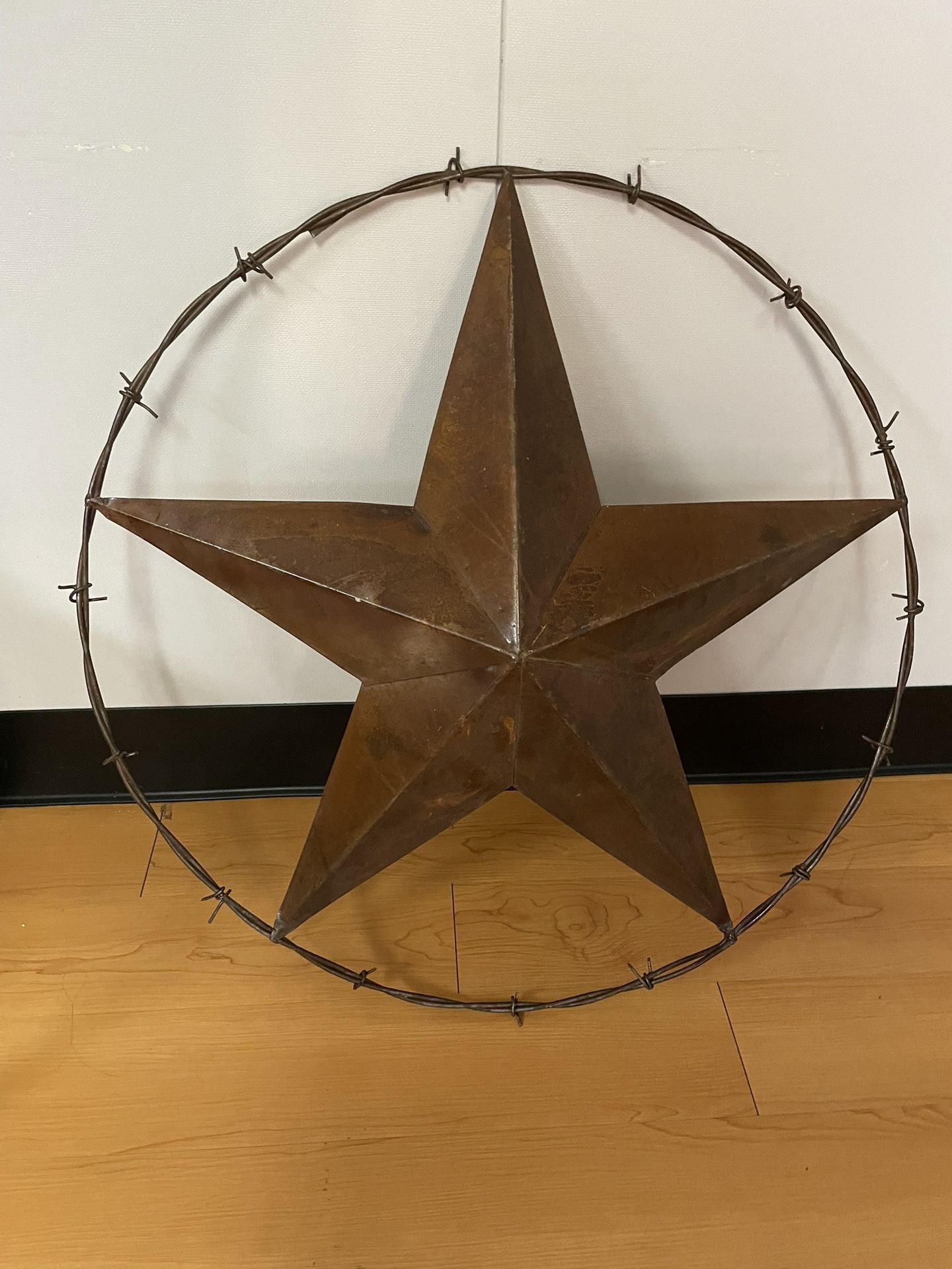 Barbed Wire Star Metal Outdoor Wall Decor
