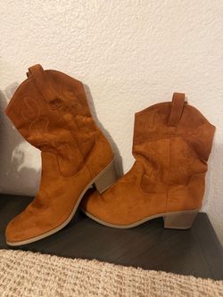 Tan Suede Western Cowboy Ankle Boots size 9.5