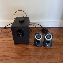 Logitech Z313 2.1 Speaker System – Subwoofer + Speakers + Control Pod 