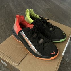 Kids Lebrons Size 7 