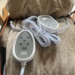 New Heated Blanket -Cal King -dual Sided, comes With 2 Controls 