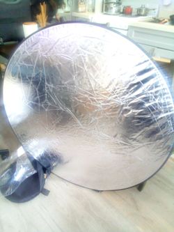 Neewer RF-110 Reflector in Carry Bag
