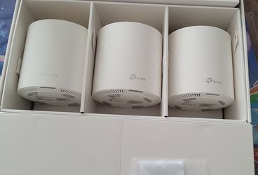 Tp-link wifi router.