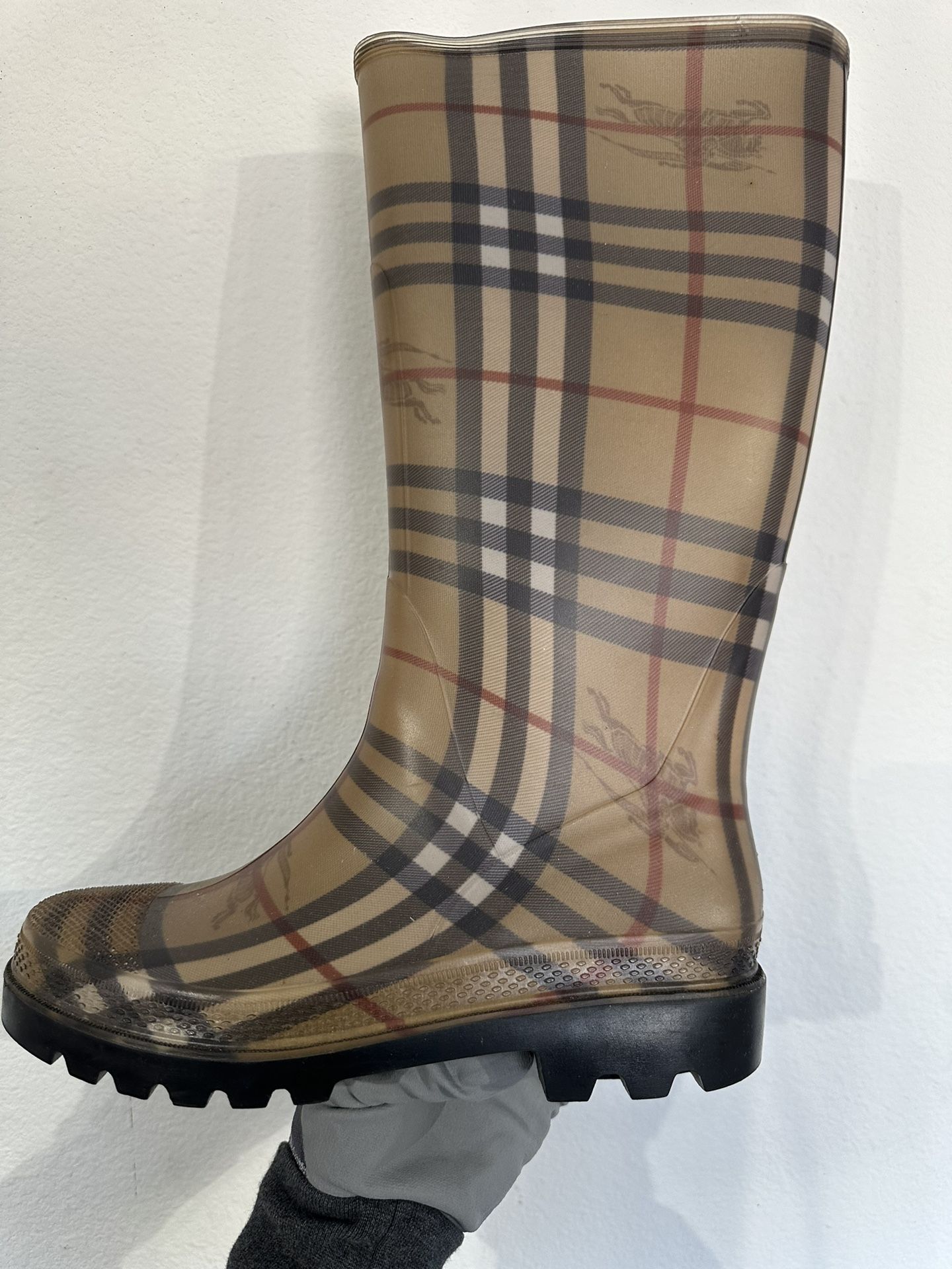 Women Burberry rubber plaid print rain boots