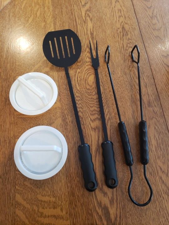 Black BBQ/ Grilling Tool Set (3 Tools) & Burger Presses (2)