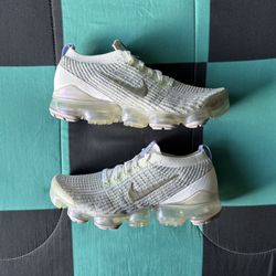 Women’s Nike VaporMax Flyknit Size 9