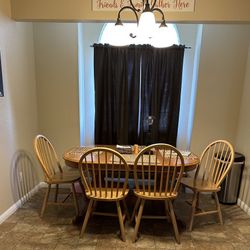 Dining Set for 4-6, has a leaf