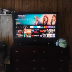 50 Inch Sanyo TV With Roku 120$$