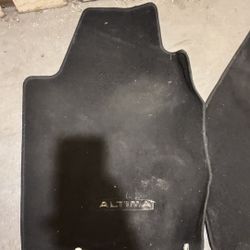 2015 Nissan Altima Carpet Mats