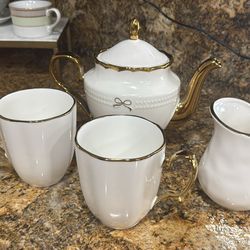Coquette Teapot set