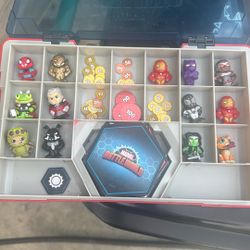 Battle World W/ 13 Figures