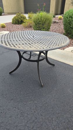 $150 PATIO TABLE