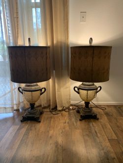 2 table lamps