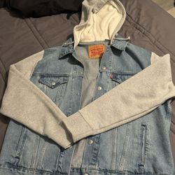 Brand New Men’s Large Levi’s Denim Jacket