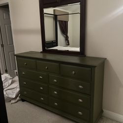 Great Quality Wood Dresser And Mirror