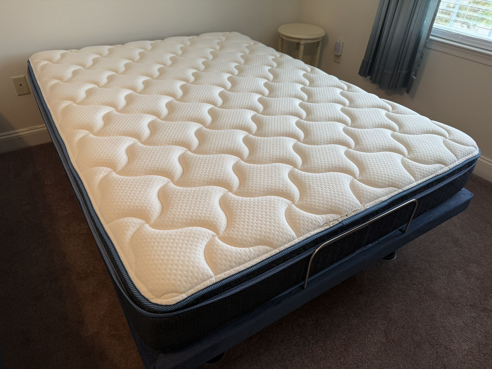 Queen Mattress w/ adjustable bed frame.