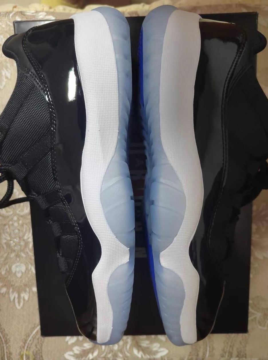Jordan 11 Space Jam