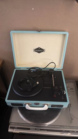 Nostalgy Portable Suitcase Turntable Record Player