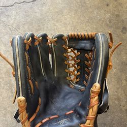 Rawlings heart of the hide basebal glovel