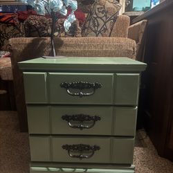 Nightstand/end table 